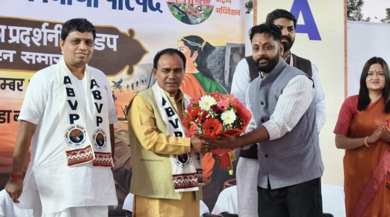 देहरादून में अभाविप राष्ट्रीय अधिवेशन का आकर्षण बनी ‘रानी अब्बक्का प्रदर्शनी’; उत्तराखण्ड की संस्कृति, वीर नायकों और राष्ट्रीय चेतना का भव्य संगम