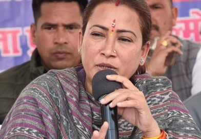 जनता के द्वार पहुँची सरकार: मंत्री रेखा आर्या ने सोमेश्वर में सुनीं जन-समस्याएं, 110 शिकायतों का मौके पर निपटारा