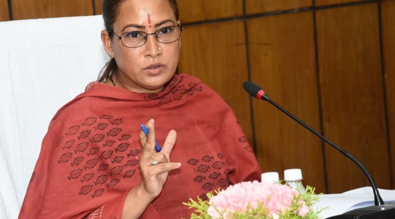 रेखा आर्या