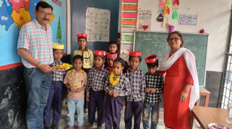 उत्तराखंड: ‘स्कूल चलो अभियान’ के तहत प्रदेशभर में गूँजी किलकारियां, पहले ही दिन 67,815 बच्चों ने लिया दाखिला